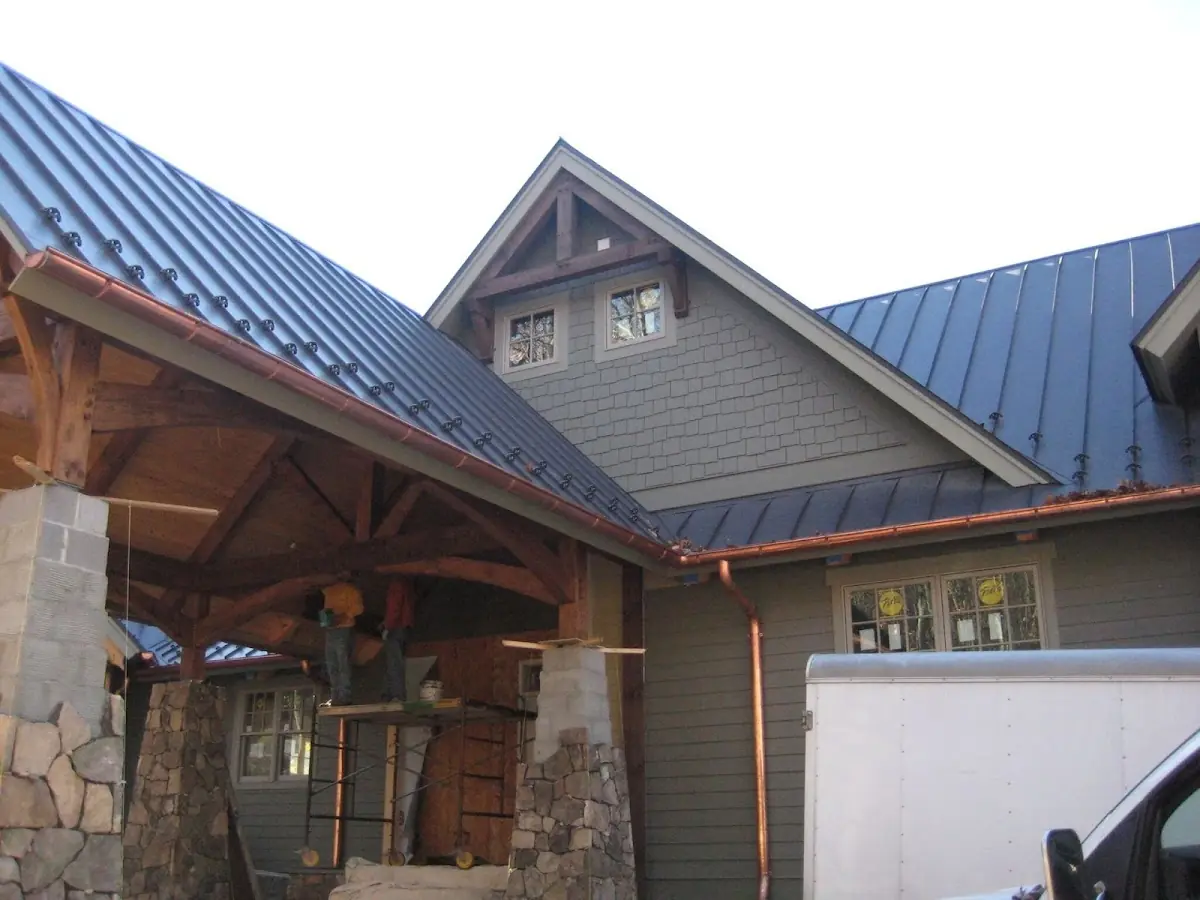 Craftsman Roofing team delivering quality roofing work in Alphano